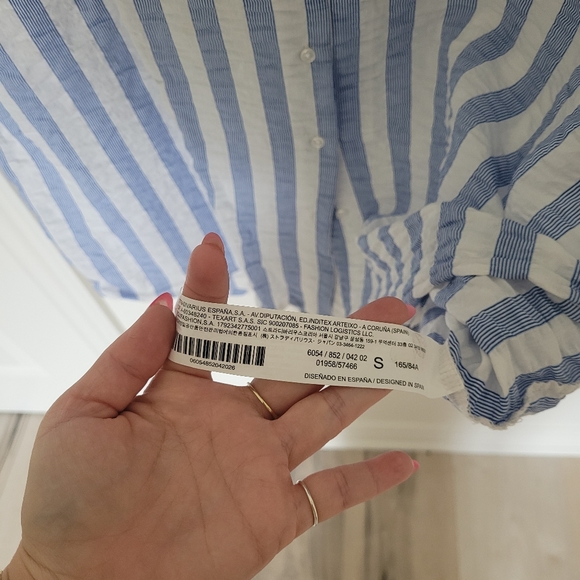 Stradivarius | oversized short sleeve button up blouse with ruffle collar - Picture 5 of 8